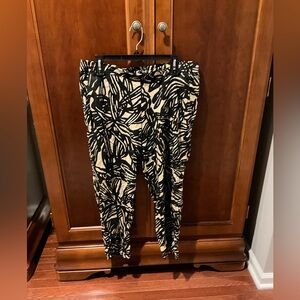 Gap Black and Cream Leaf Print Pants Size Large